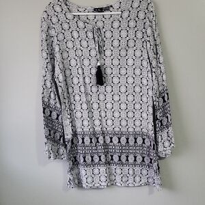 Black and White Patterned Women's Top
